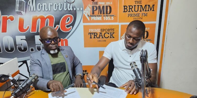 LVL Executive Director, Atty. Alpha Daffae senkpeni (R) and Prime FM Radio Director, Vehzelee Sumo (L) signing the MOU onbehalf of their respective institutions on Friday, November 1