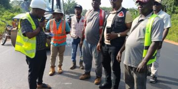 Minister of Public Works and team