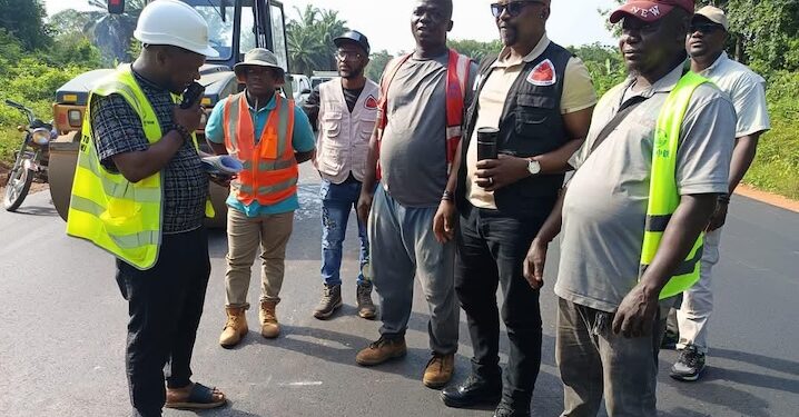 Minister of Public Works and team