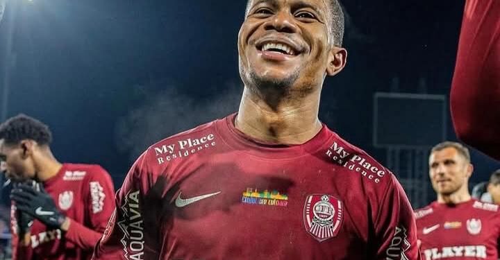 Liberian striker Mohammed Kamara celebrates with CFR Cluj teammates after winning the Romanian Cup