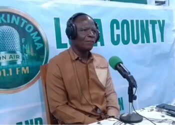 Lofa Superintendent Lavelah Massaquoi speaks on Radio Kintoma, urging citizens to support the Fangoda Dam project launched by the government in Kolahun.