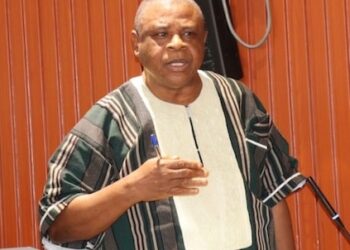 Senator Joseph Jallah addresses Liberian Senate during probe into NCHE’s mass closure of colleges