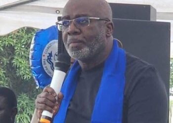 Ex-Speaker J. Fonati Koffa speaks at a CDC event after being named to lead the party’s headquarters rebuilding committee.