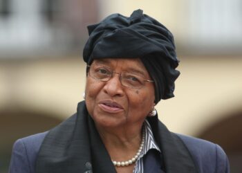 Former Liberian President Ellen Johnson Sirleaf speaking in traditional attire