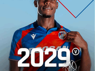 Liberian footballer Sampson Dweh wearing Viktoria Plzeň’s home kit after signing a new contract extension keeping him at the club until 2029.