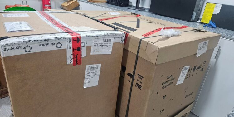 Elemental Analyzer delivered to Liberia’s EPA laboratory for blue carbon research