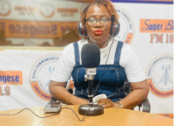 Bong County Superintendent Hawa Loleyah Norris addresses the media in Gbarnga, accusing Musa Bility of disrespecting her office and bypassing county authorities over a $500,000 bridge project