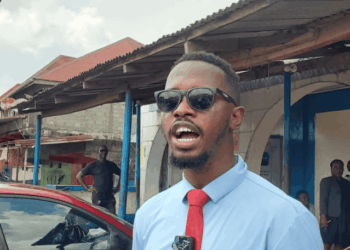Sheikh Mamade ‘Sekou’ Kamara addresses reporters in Paynesville, accusing the government of violating a Supreme Court mandate during Red Light eviction enforcemen