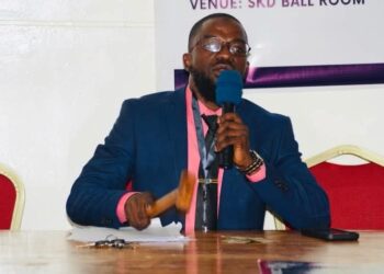 SWAL President Varmah Kamara addressing an extraordinary congress in Paynesville