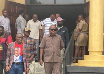 Samuel Tweah exits court as trial resumes in Monrovia