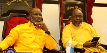 Liberian lawmakers dressed in yellow in session