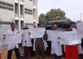 Liberian nurse anesthetists protest delayed salary policy at Capitol Hill in Monrovia.