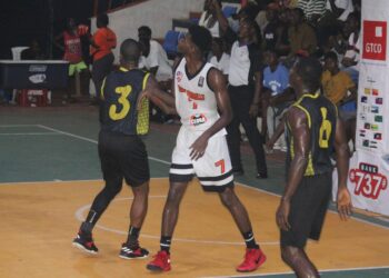 LPRC Oilers and Mighty Barrolle players compete during LBA First Division basketball game at SKD.