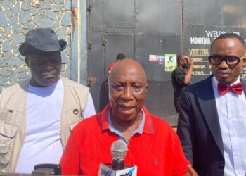 Samuel Jackson speaks to media as prosecutors challenge his court-approved bond in manslaughter case