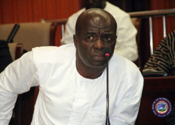 Rep. Isaac Wuo speaking in Liberia’s House of Representatives during political dispute