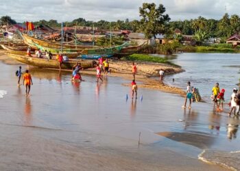 Coastal flooding and erosion in Liberia as environmental groups criticize the government’s UN climate resolution vote.