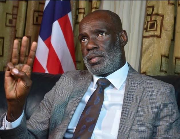 Former presidential Chief of Office Staff Eugene Lenn Nagbe discussing Liberia's cocaine trafficking cases during a radio interview.