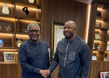Easy Oil and Gas CEO Morris Kamara and Aliko Dangote.