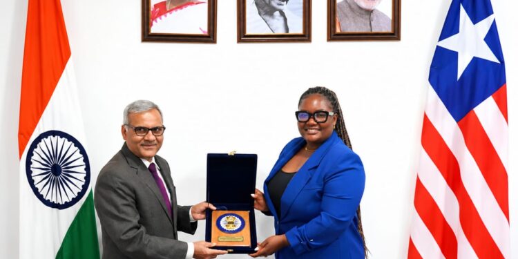 FeJAL President Lisa T. Diasay and Indian Ambassador Manoj Bihari Verma.