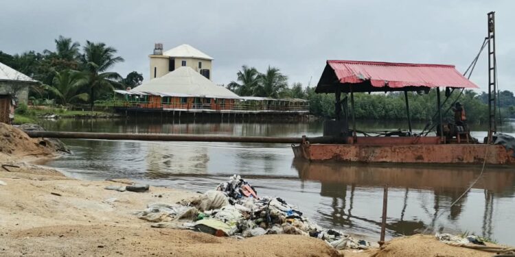 Homes beside Strocton Creek in Gardnersville, Montserrado County.